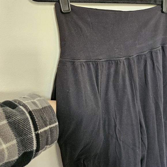 VGUC Athleta Salutation Jogger in Powervita Small Black - Picture 7 of 14